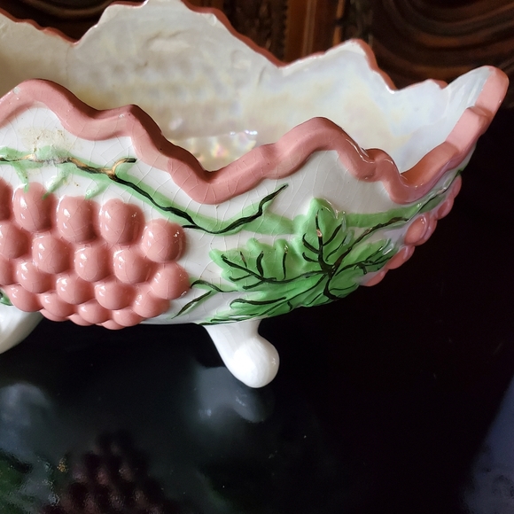 Vntg Handpainted Ceramic Centerpiece Bowl Pink Grapes🍇 Green, Gold Irredescent - Picture 5 of 15